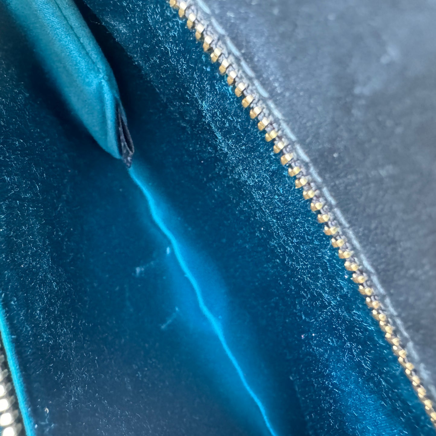 Gucci Suede Medium Ophidia Chain Shoulder Bag