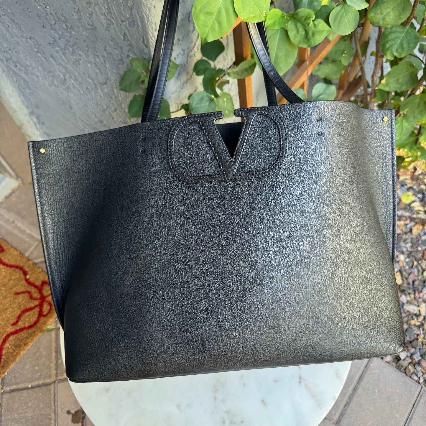 Valentino Garavani Vlogo Leather Fillme Tote