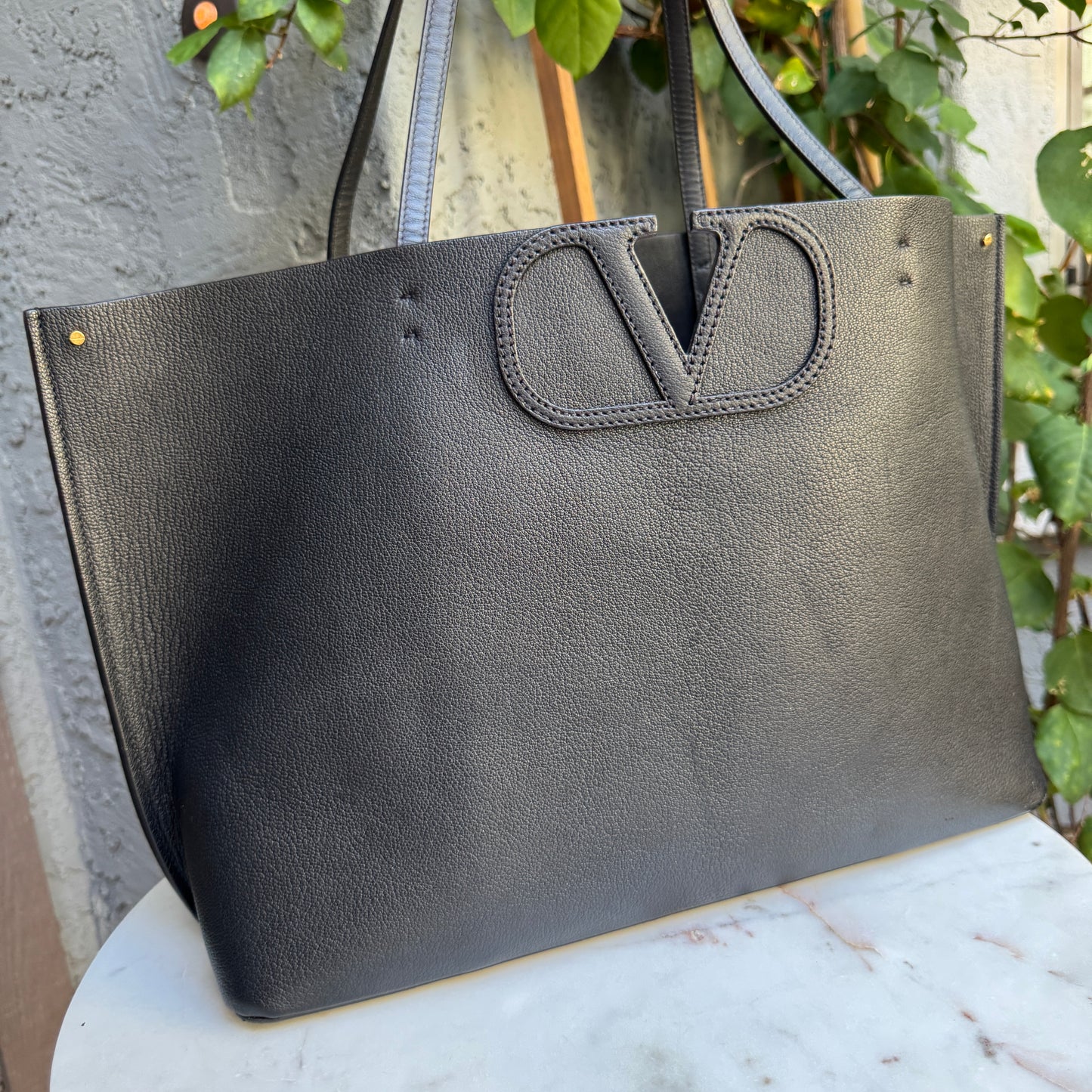 Valentino Garavani Vlogo Leather Fillme Tote
