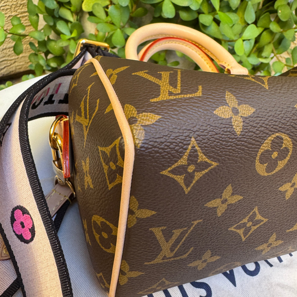 Louis Vuitton Monogram Speedy Bandoulière 20