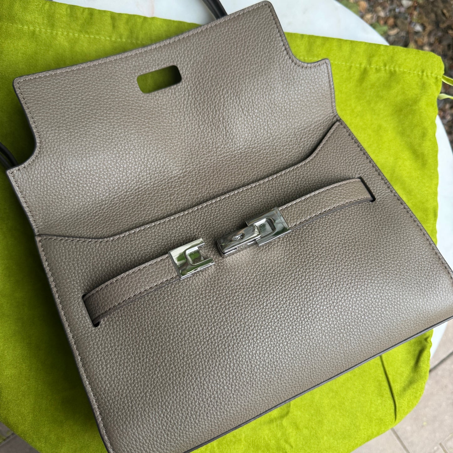 Tory Burch Lee Radziwill Pebbled Leather Shoulder Bag