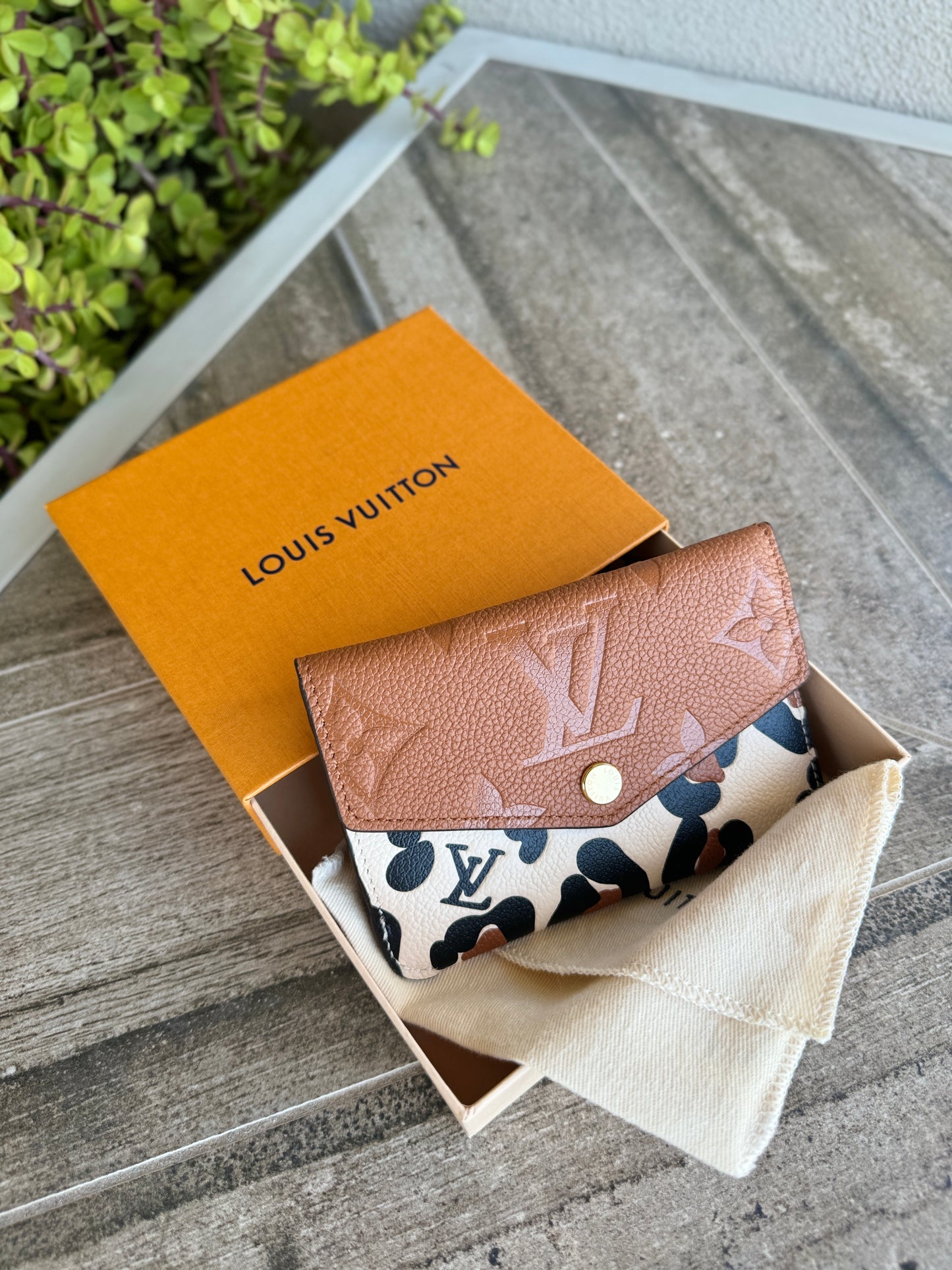 Louis Vuitton Empreinte Monogram Giant Wild At Heart Key Pouch