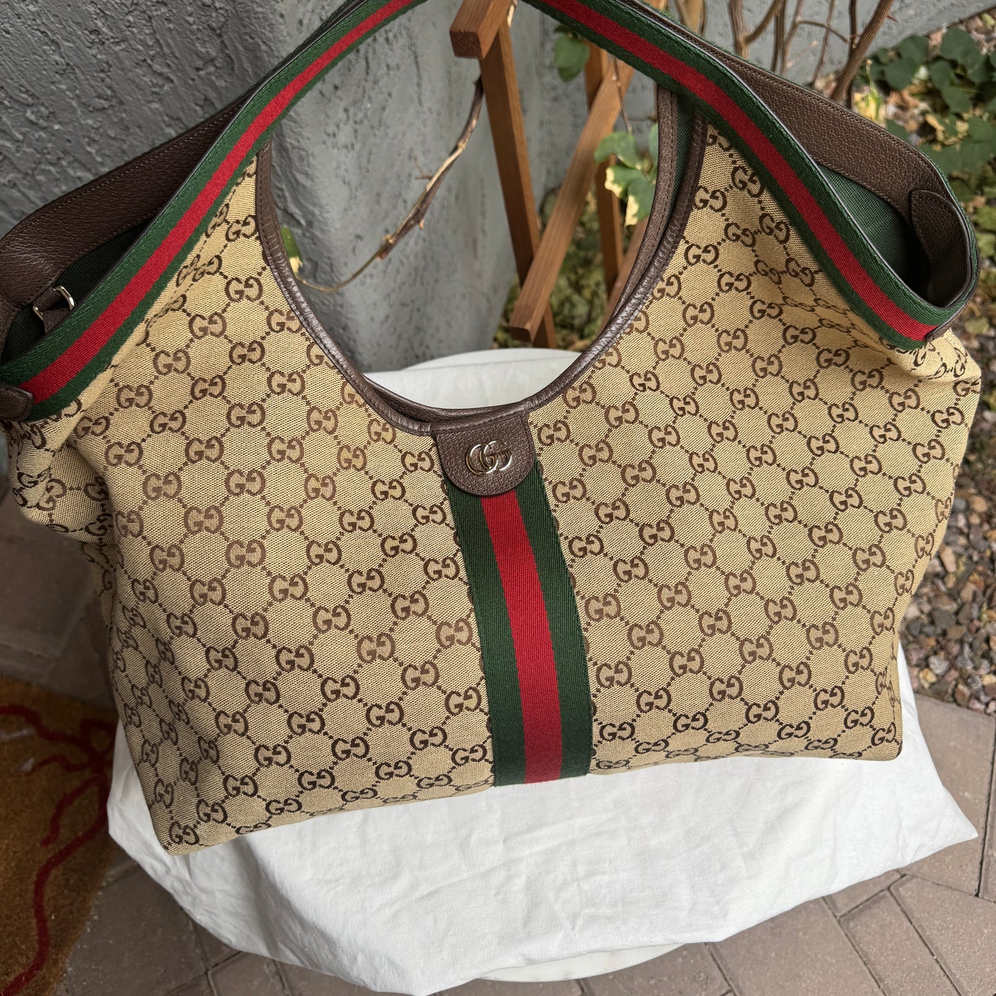 Gucci Giglio Large Monogram Hobo Tote