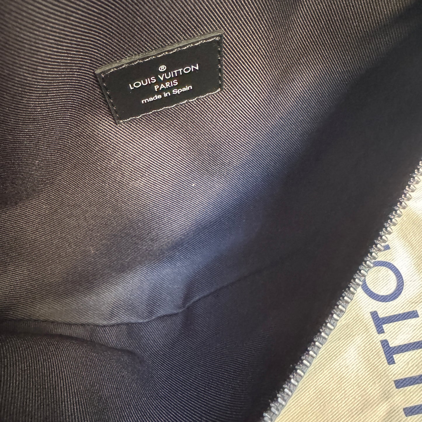 Louis Vuitton Graffiti Monogram Discovery Bumbag