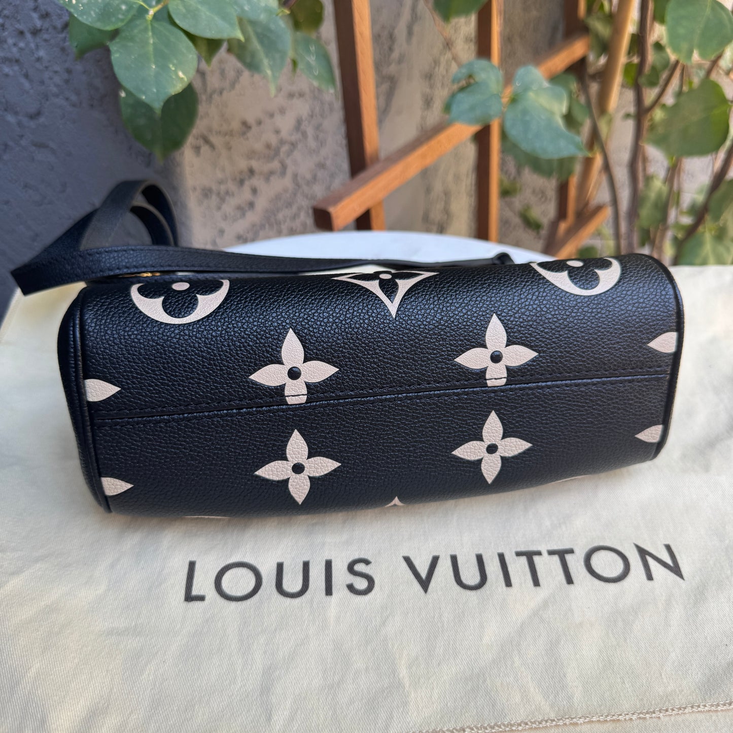 Louis Vuitton Giant Bicolor Monogram Empreinte Favorite NM Crossbody