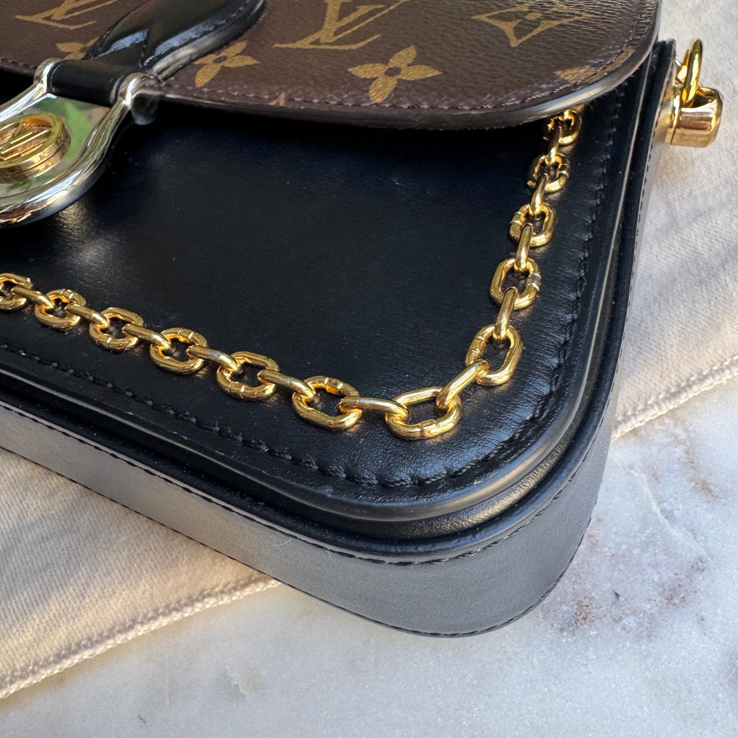 Louis Vuitton Monogram Neo Saint Cloud Shoulder Bag