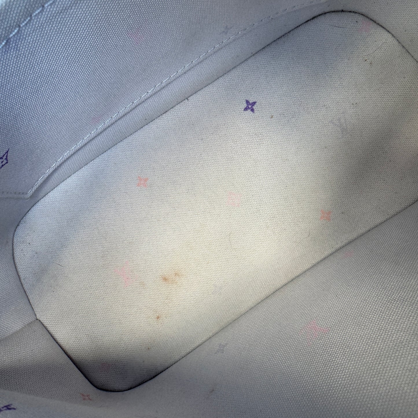 Louis Vuitton Marshmallow Spring in the City Hobo