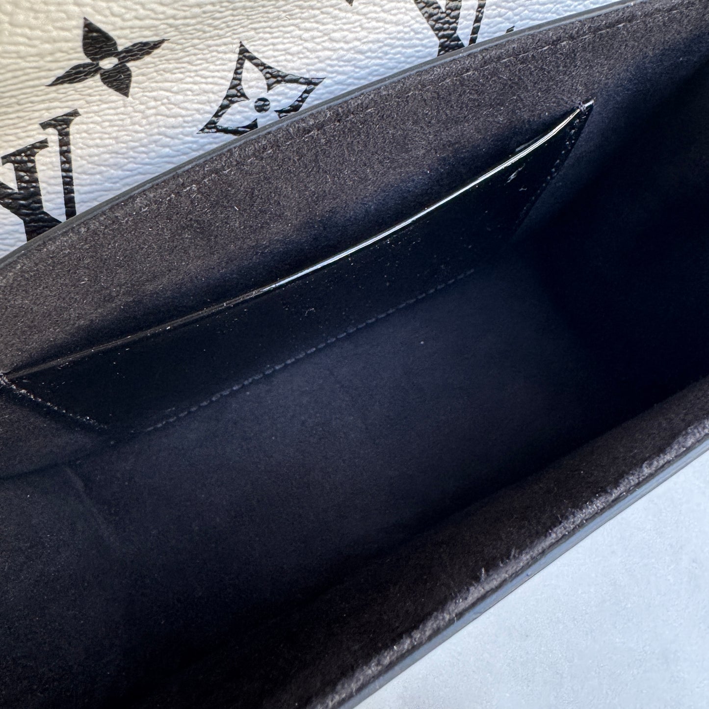 Louis Vuitton Wynwood Monogram Vernis Crossbody