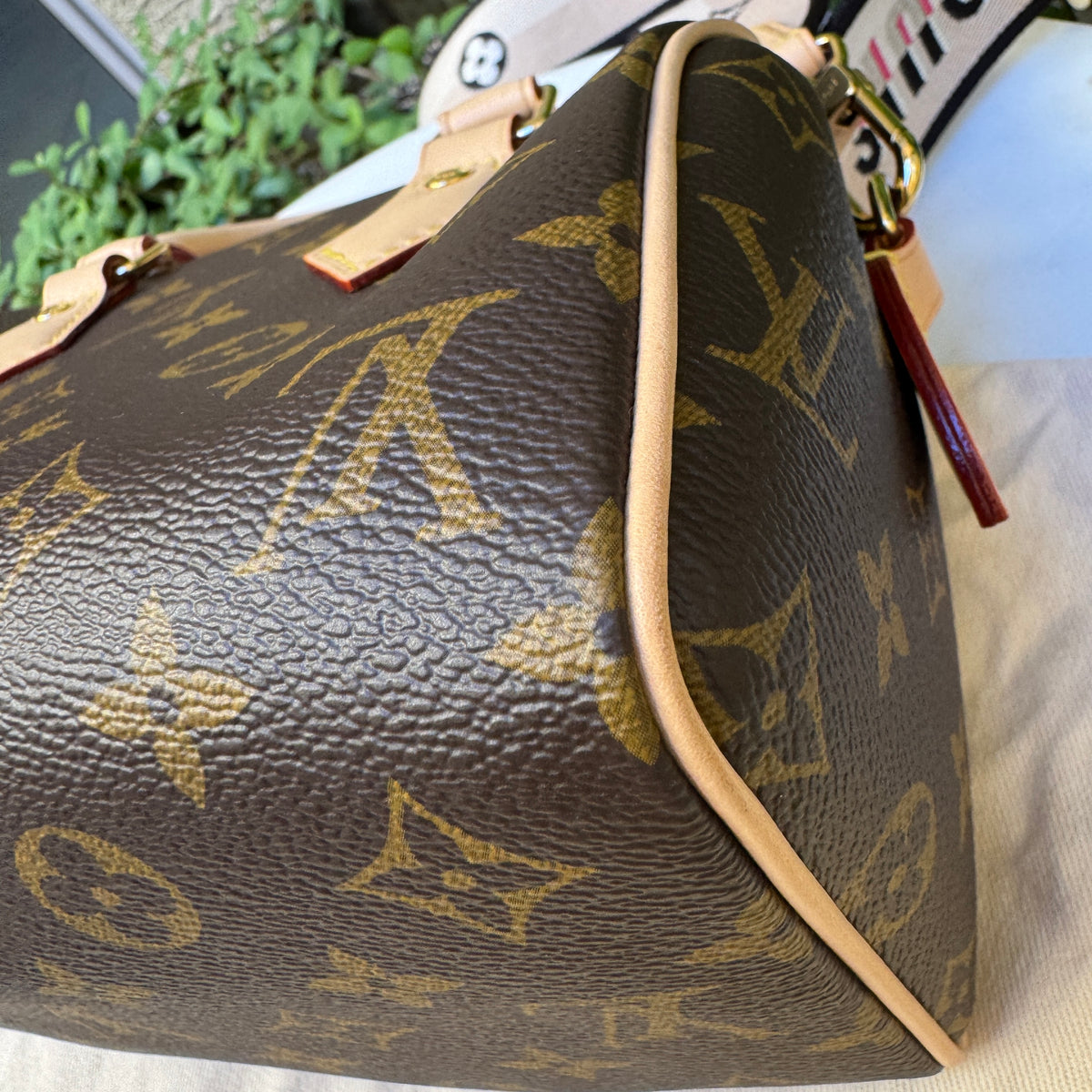 Louis Vuitton Monogram Speedy Bandoulière 20