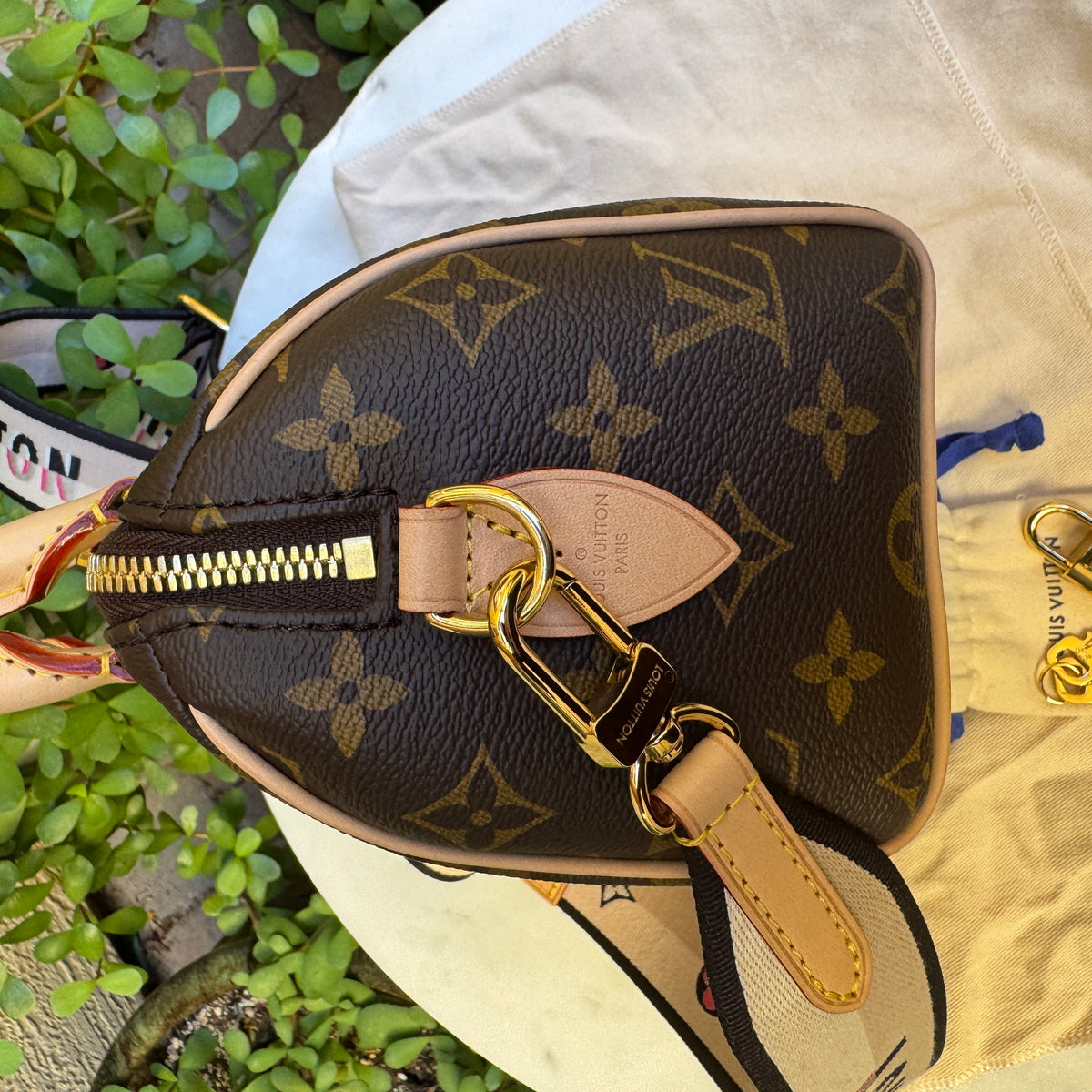 Louis Vuitton Monogram Speedy Bandoulière 20