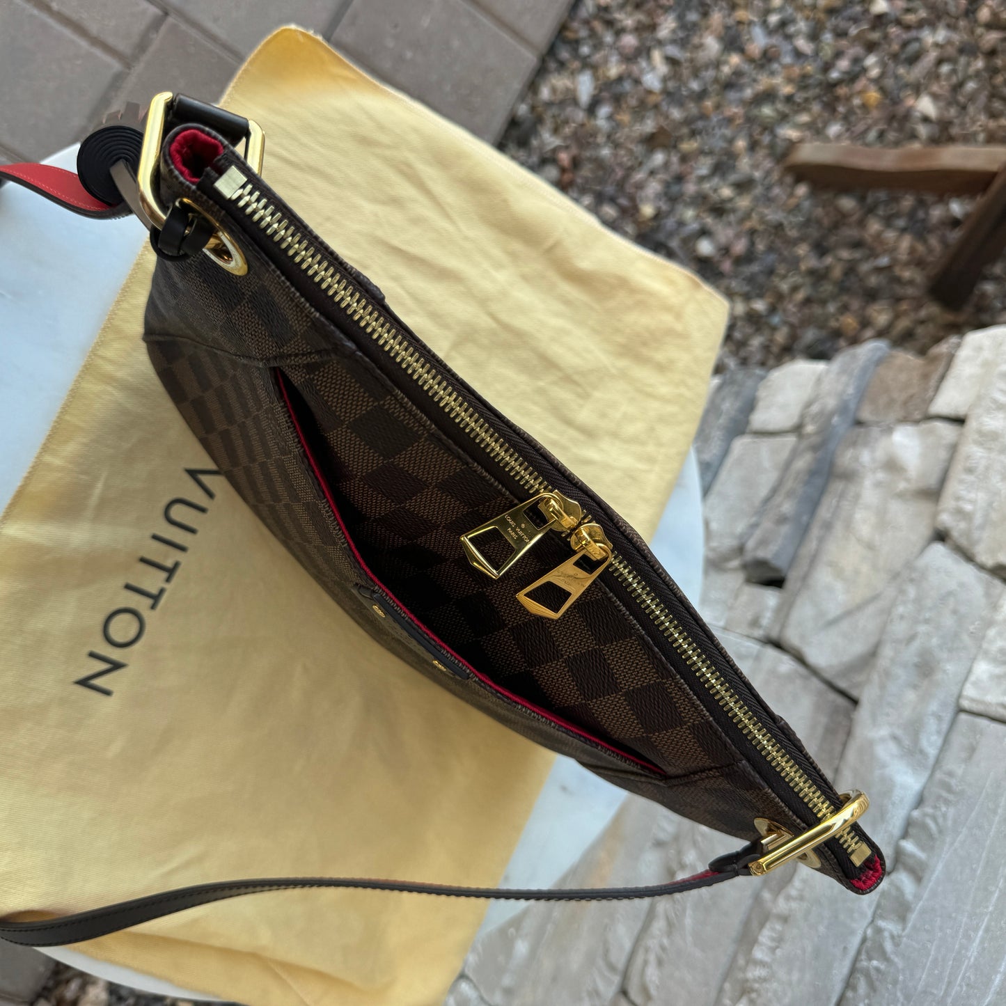 Louis Vuitton Damier Ebene South Bank Besace