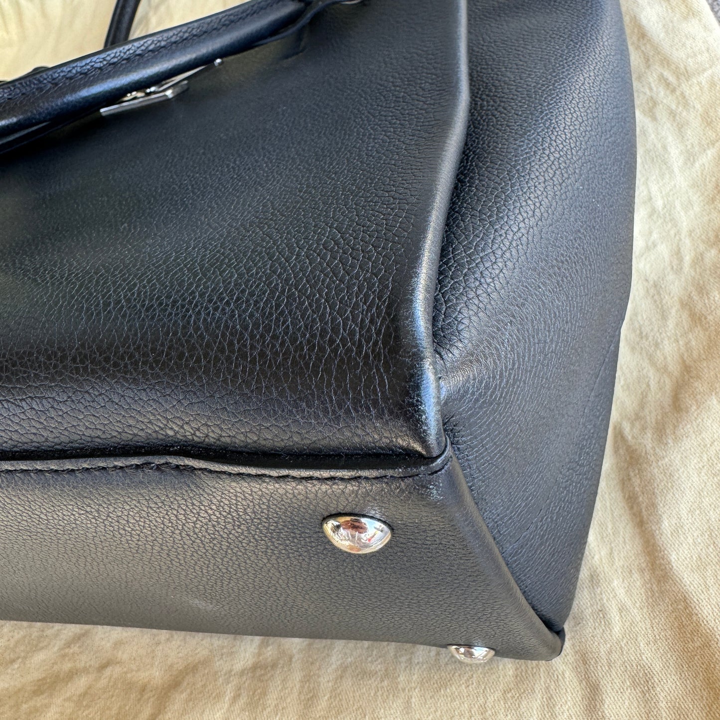 Louis Vuitton Lockmeto Leather Tote