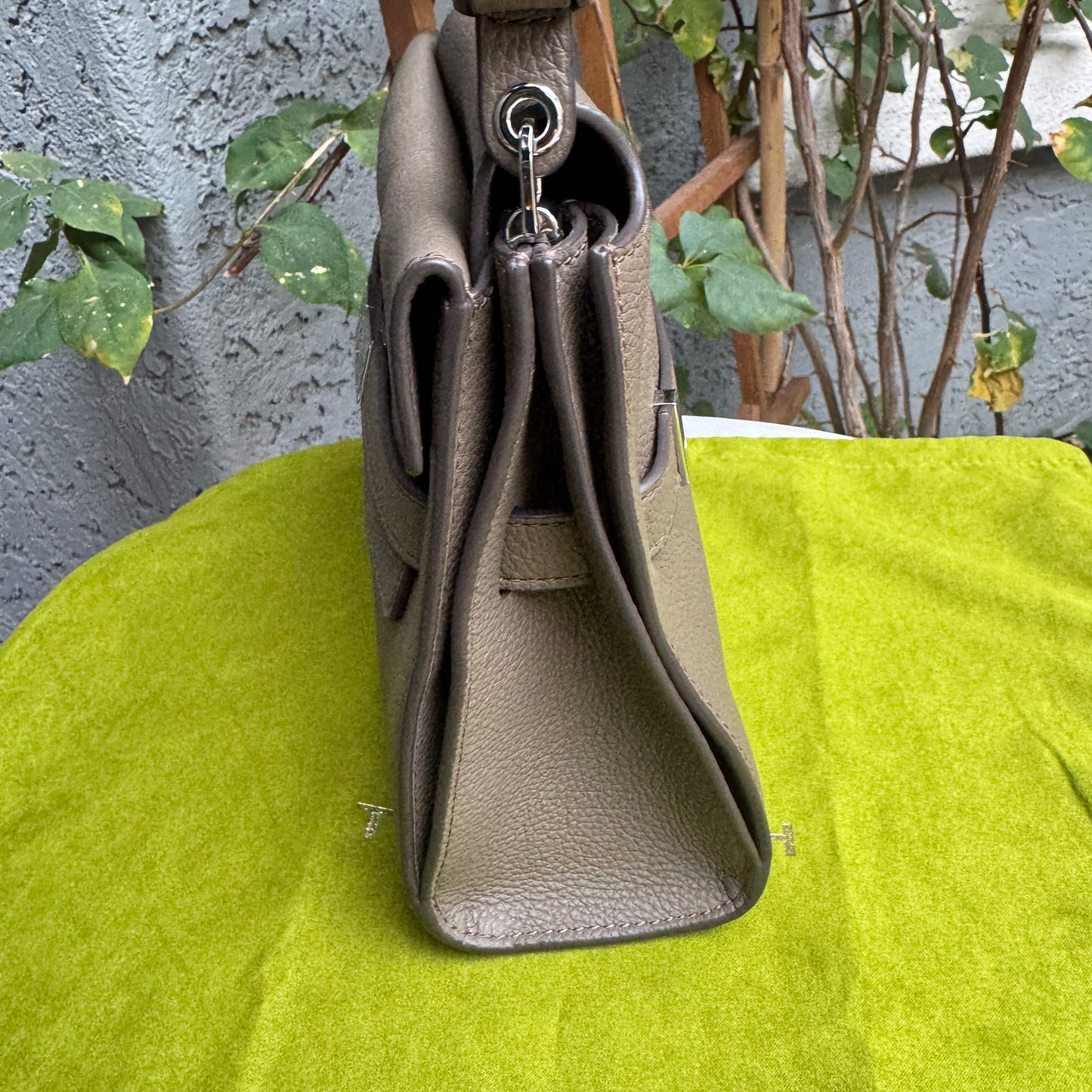 Tory Burch Lee Radziwill Pebbled Leather Shoulder Bag