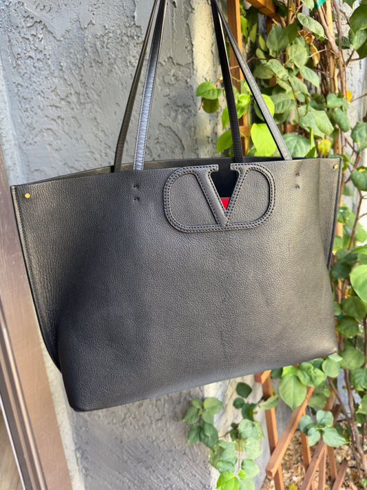 Valentino Garavani Vlogo Leather Fillme Tote