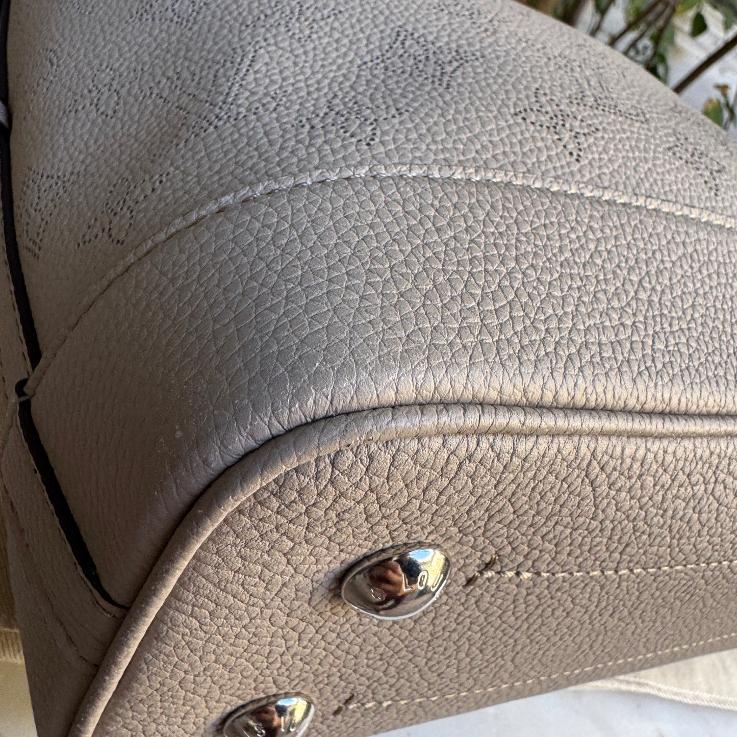 Louis Vuitton Mahina Leather Flore Bucket Shoulder Bag