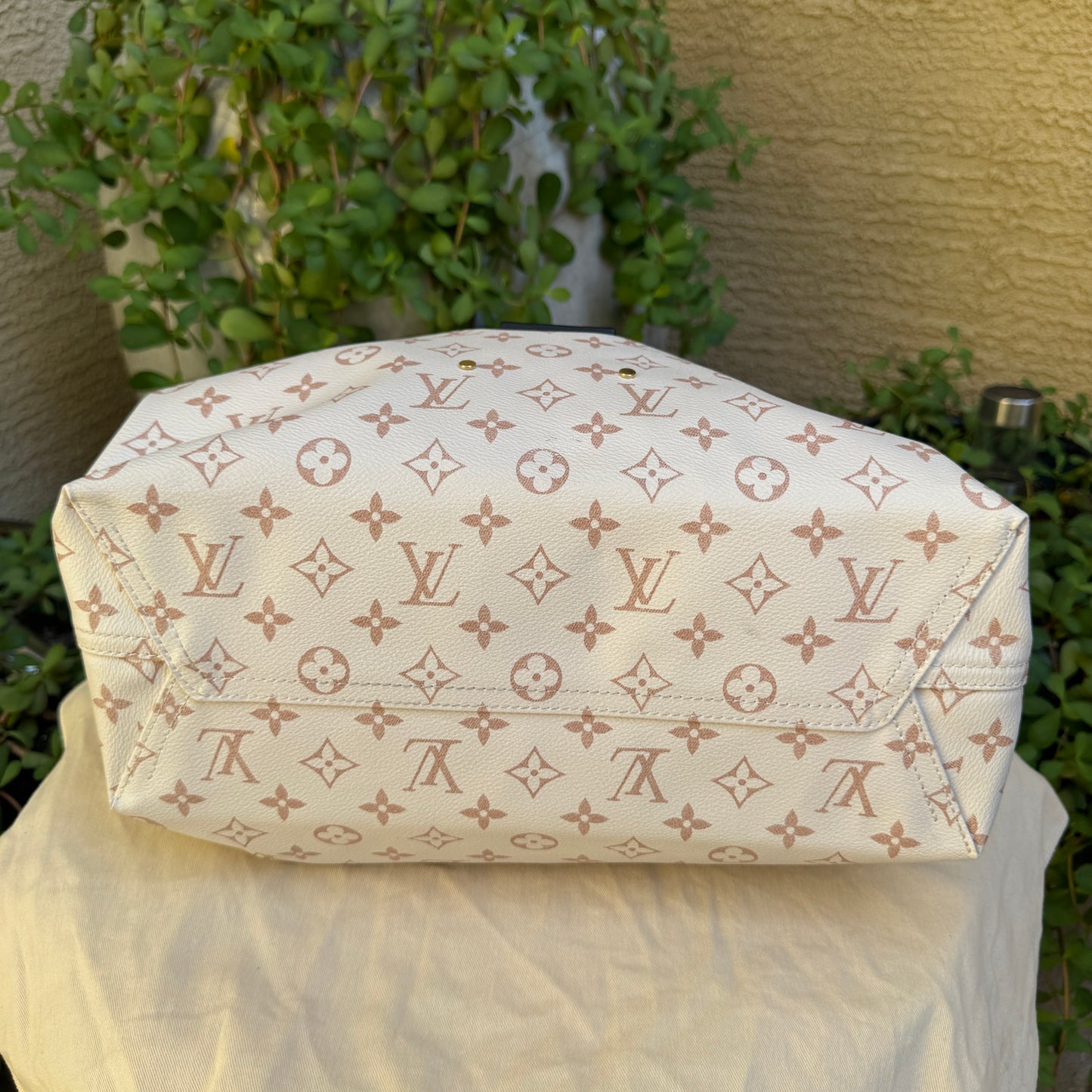 Louis Vuitton Monogram Dune Atlantis GM