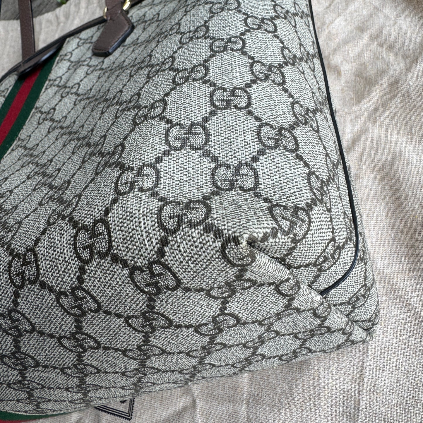Gucci GG Supreme Monogram Medium Ophidia Shopping Tote