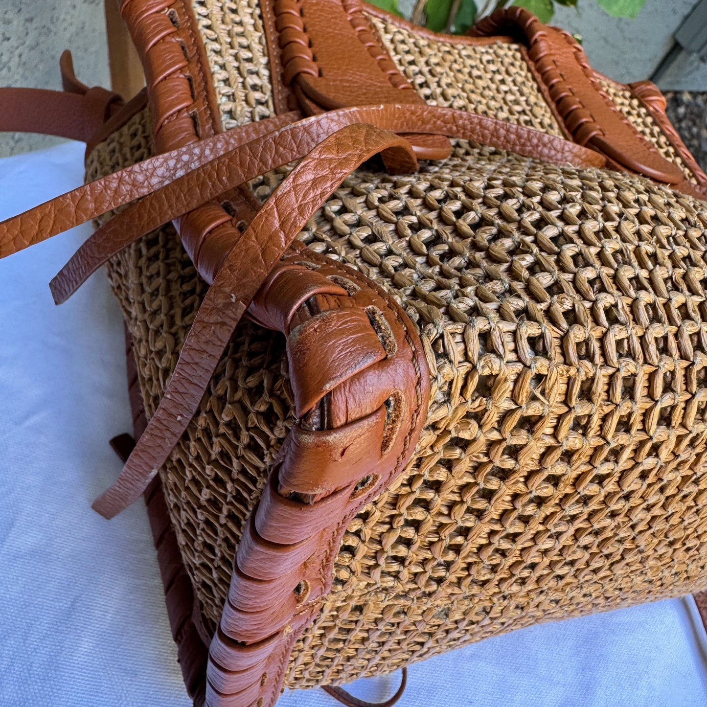 Chloé Mony Small Raffia Tote Crossbody