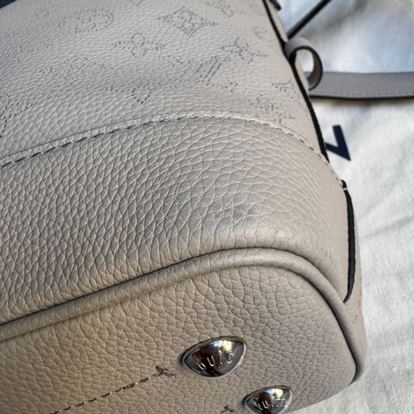 Louis Vuitton Mahina Leather Flore Bucket Shoulder Bag