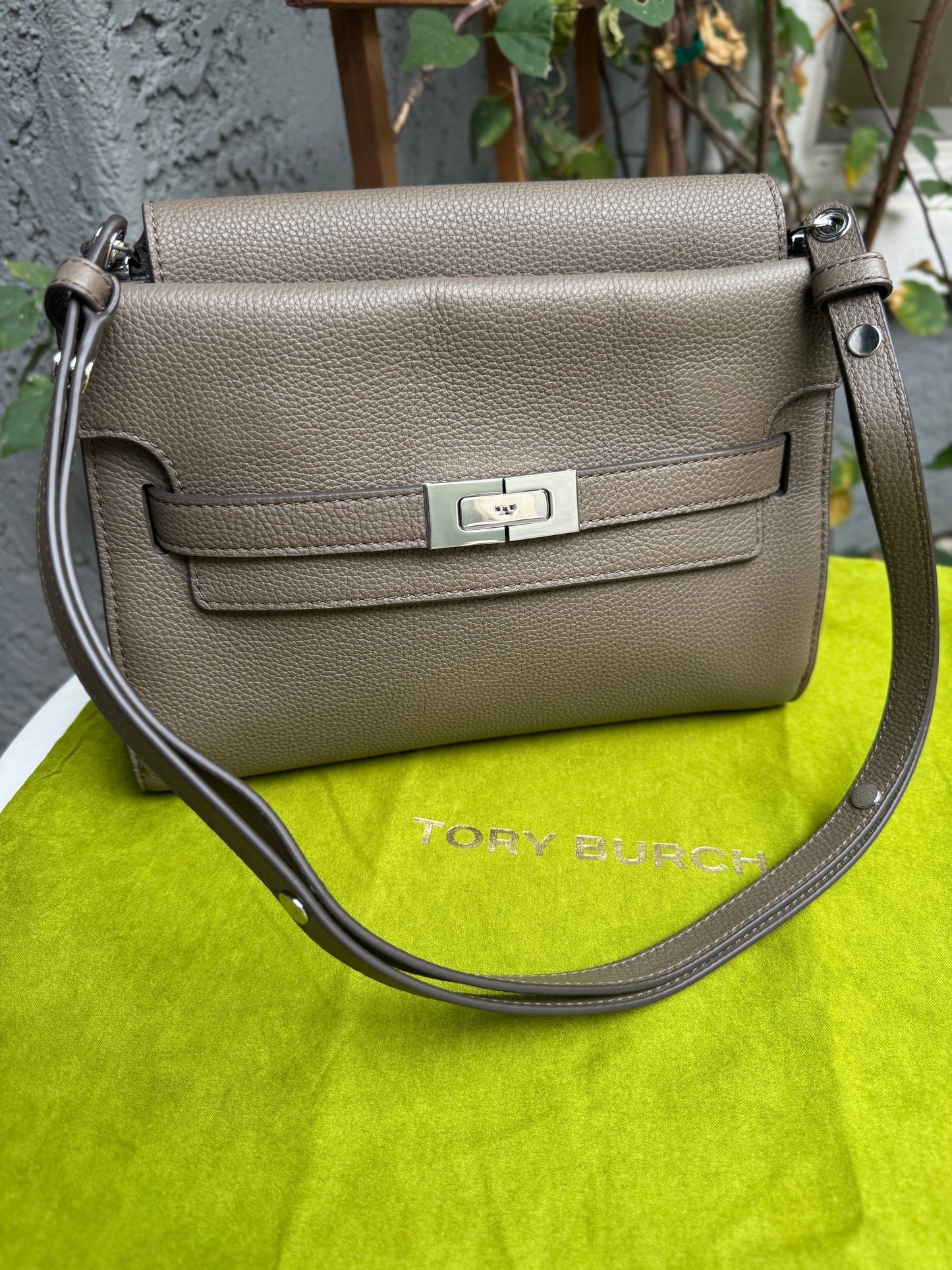 Tory Burch Lee Radziwill Pebbled Leather Shoulder Bag