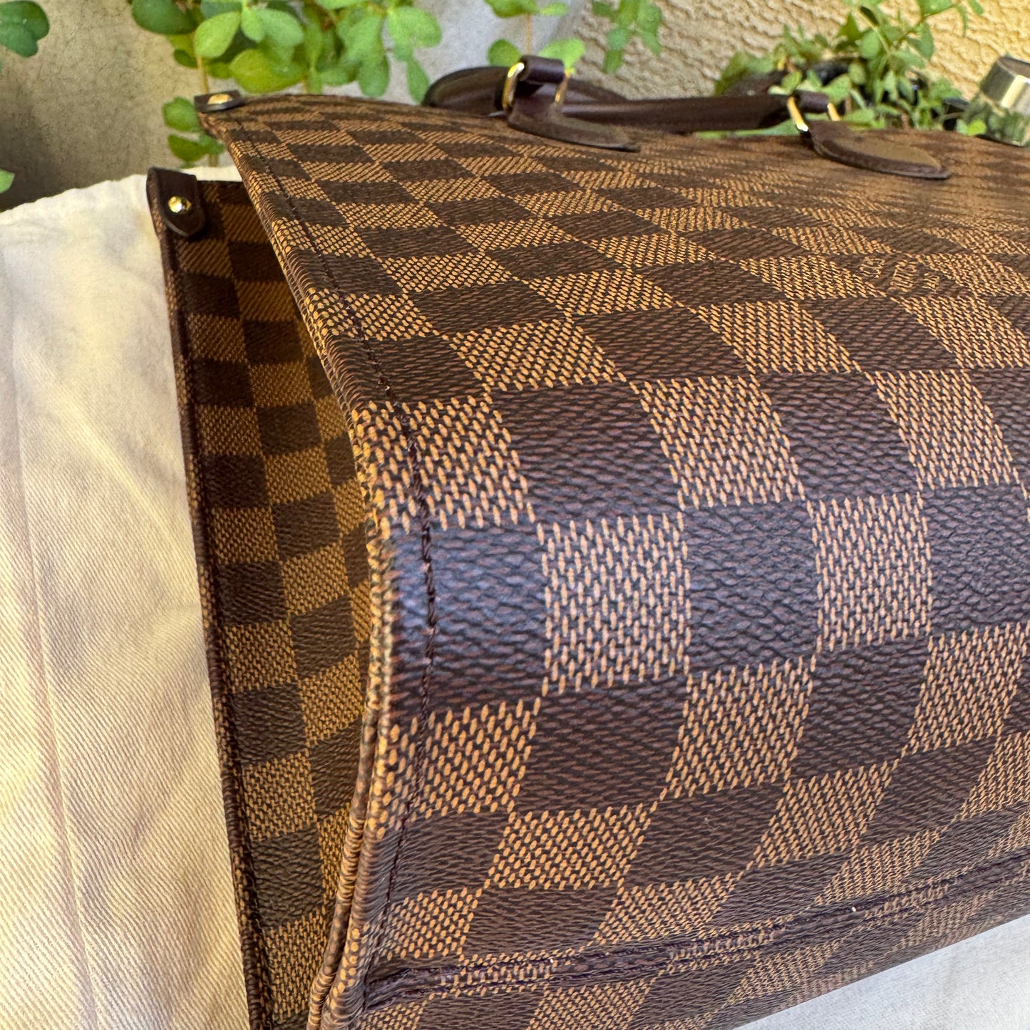 Louis Vuitton Damier Ebene OnTheGo MM