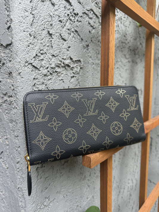 Louis Vuitton Mahina Leather Zippy Wallet NM