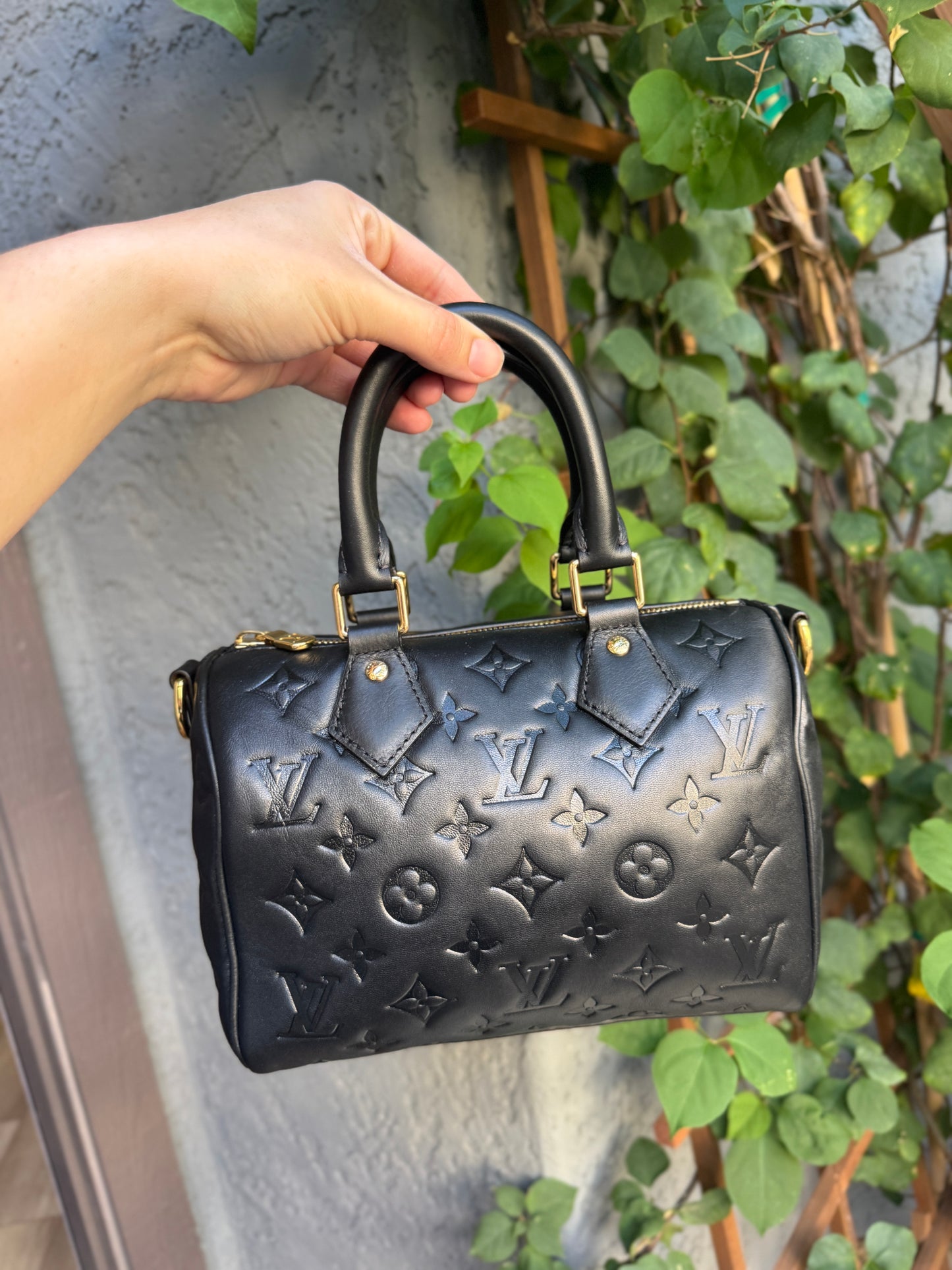 Louis Vuitton Monogram Bubblegram Empreinte Speedy 22 Bandouliere