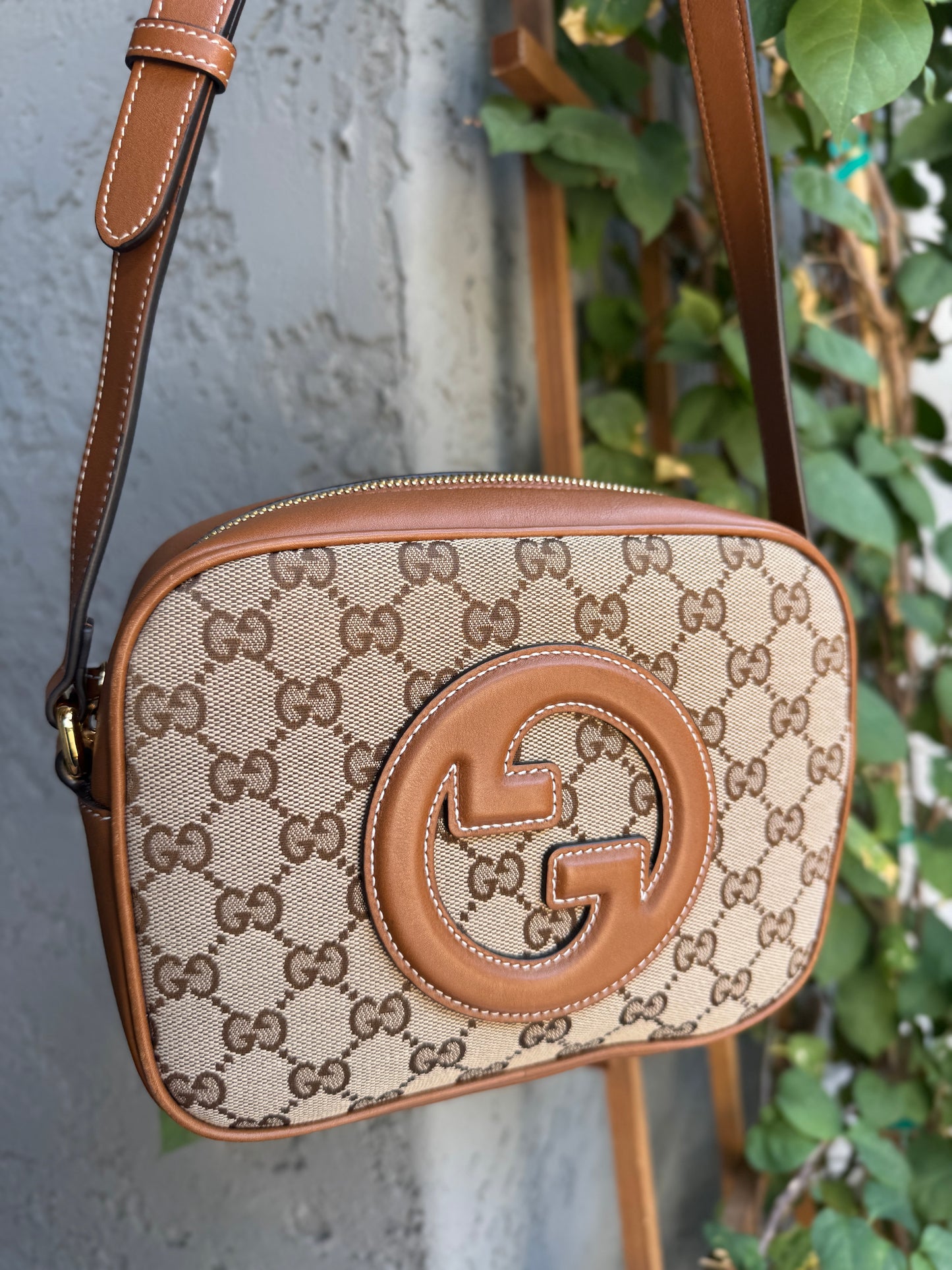 Gucci Blondie Monogram GG Canvas Camera Bag