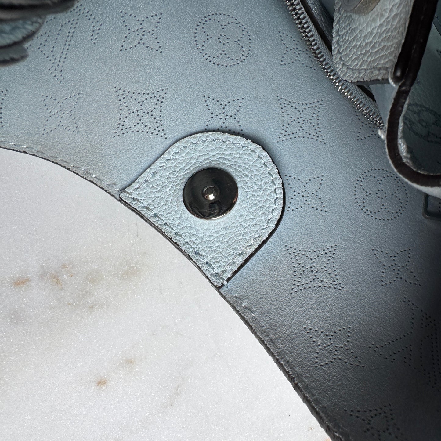 Louis Vuitton Mahina Leather Caramel Hobo Shoulder Bag