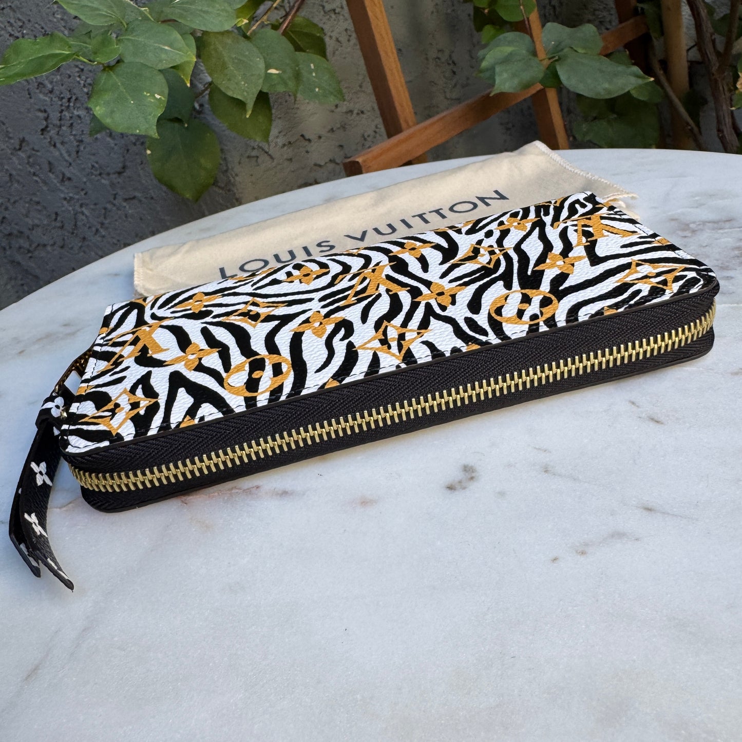 Louis Vuitton Monogram Giant Jungle Zippy Wallet
