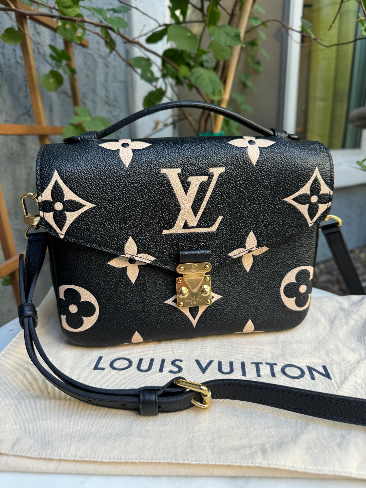 Louis Vuitton Bicolor Empreinte Leather Pochette Metis