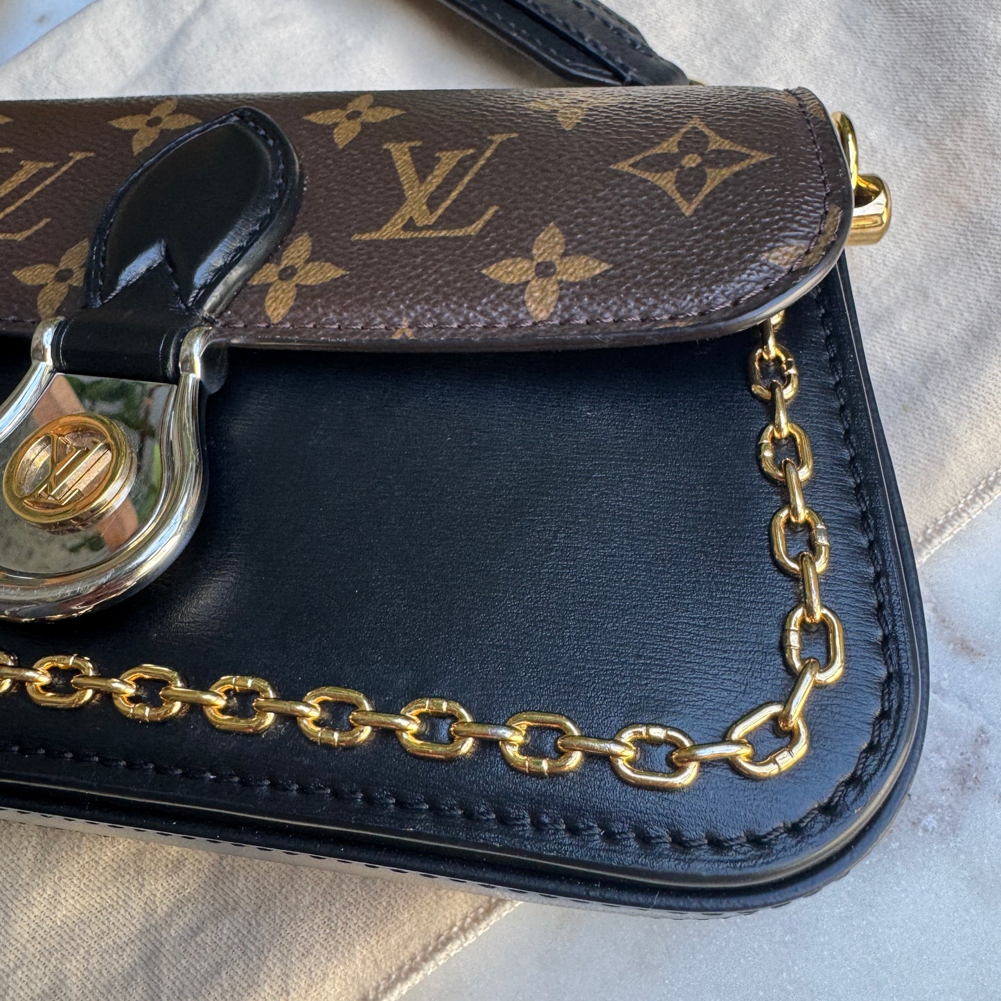 Louis Vuitton Monogram Neo Saint Cloud Shoulder Bag