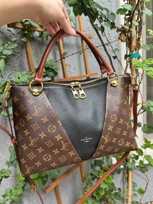 Louis Vuitton V Tote MM Shoulder Bag