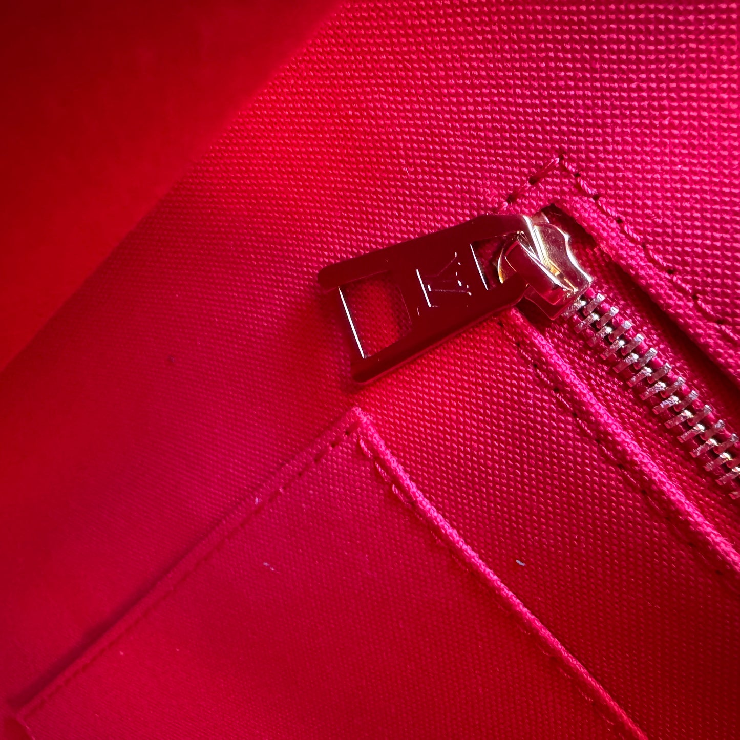 Louis Vuitton Damier Ebene OnTheGo MM