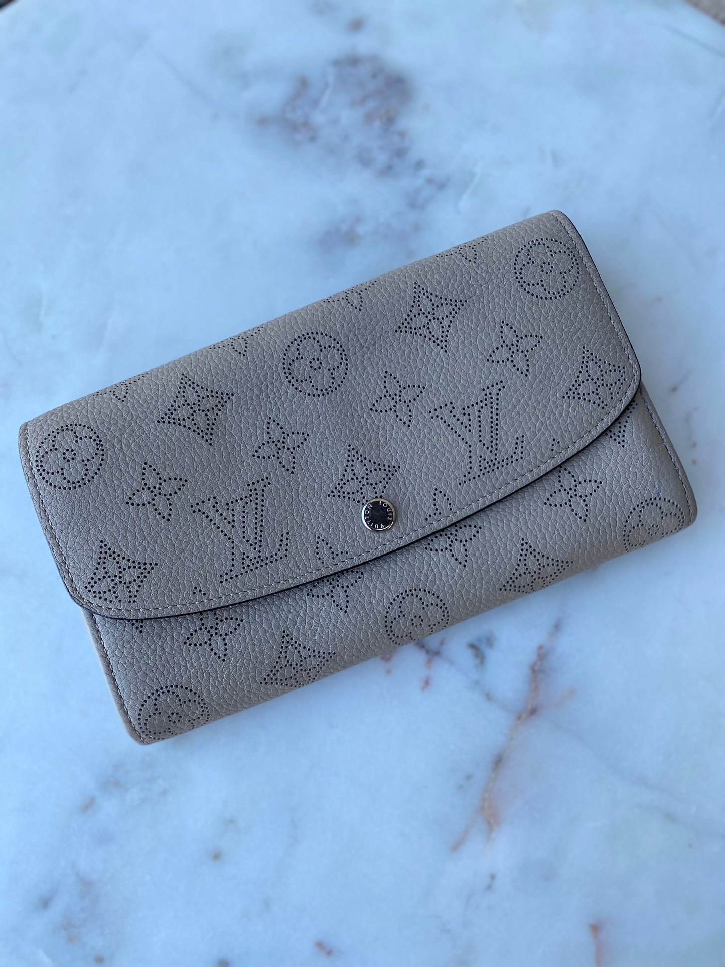 Louis Vuitton Portefeuille Iris Mahina Leather Wallet