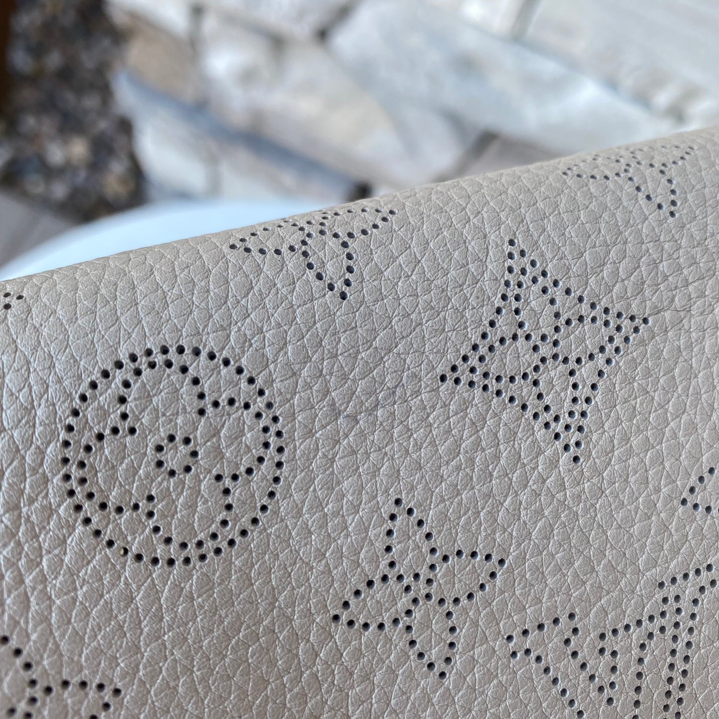 Louis Vuitton Portefeuille Iris Mahina Leather Wallet