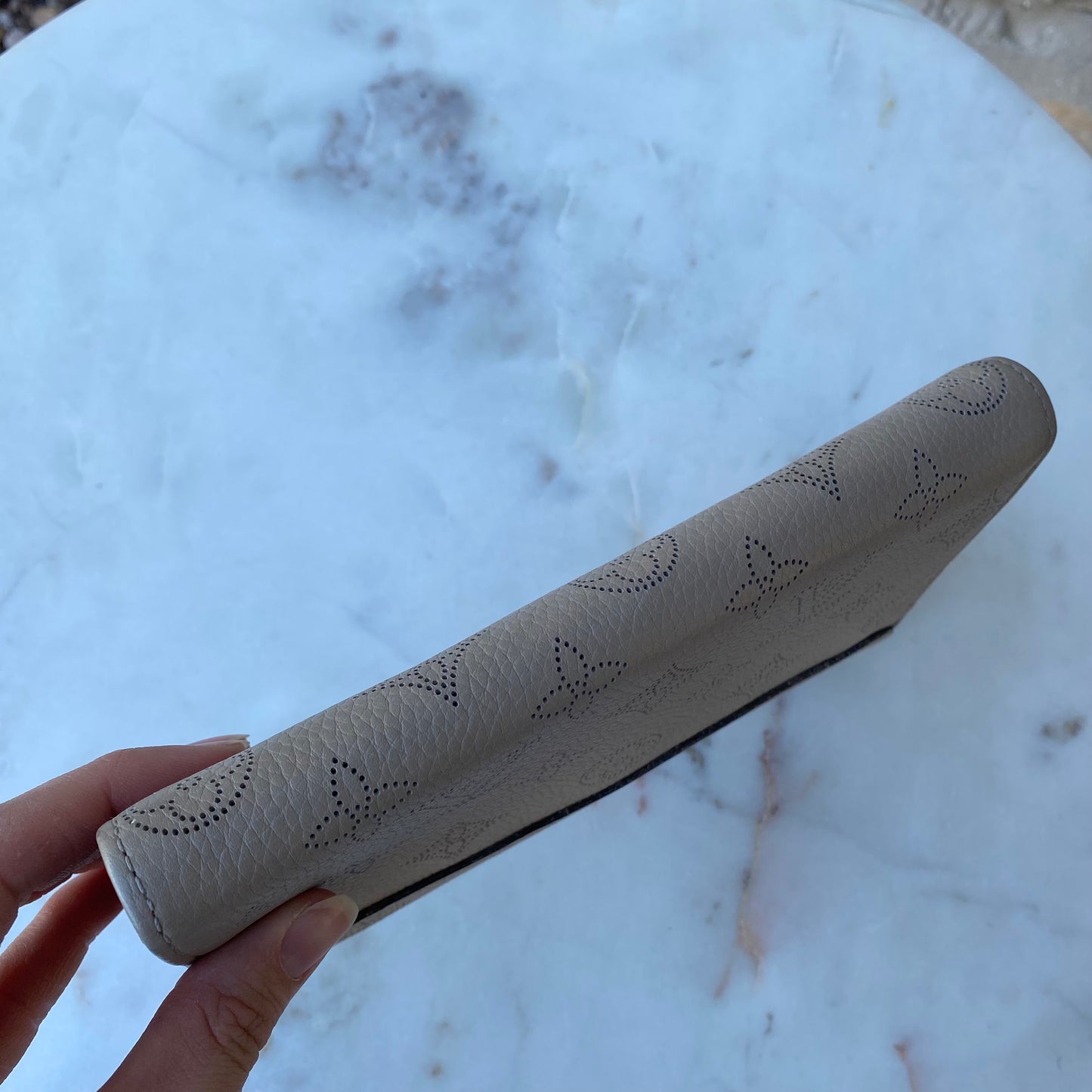 Louis Vuitton Portefeuille Iris Mahina Leather Wallet