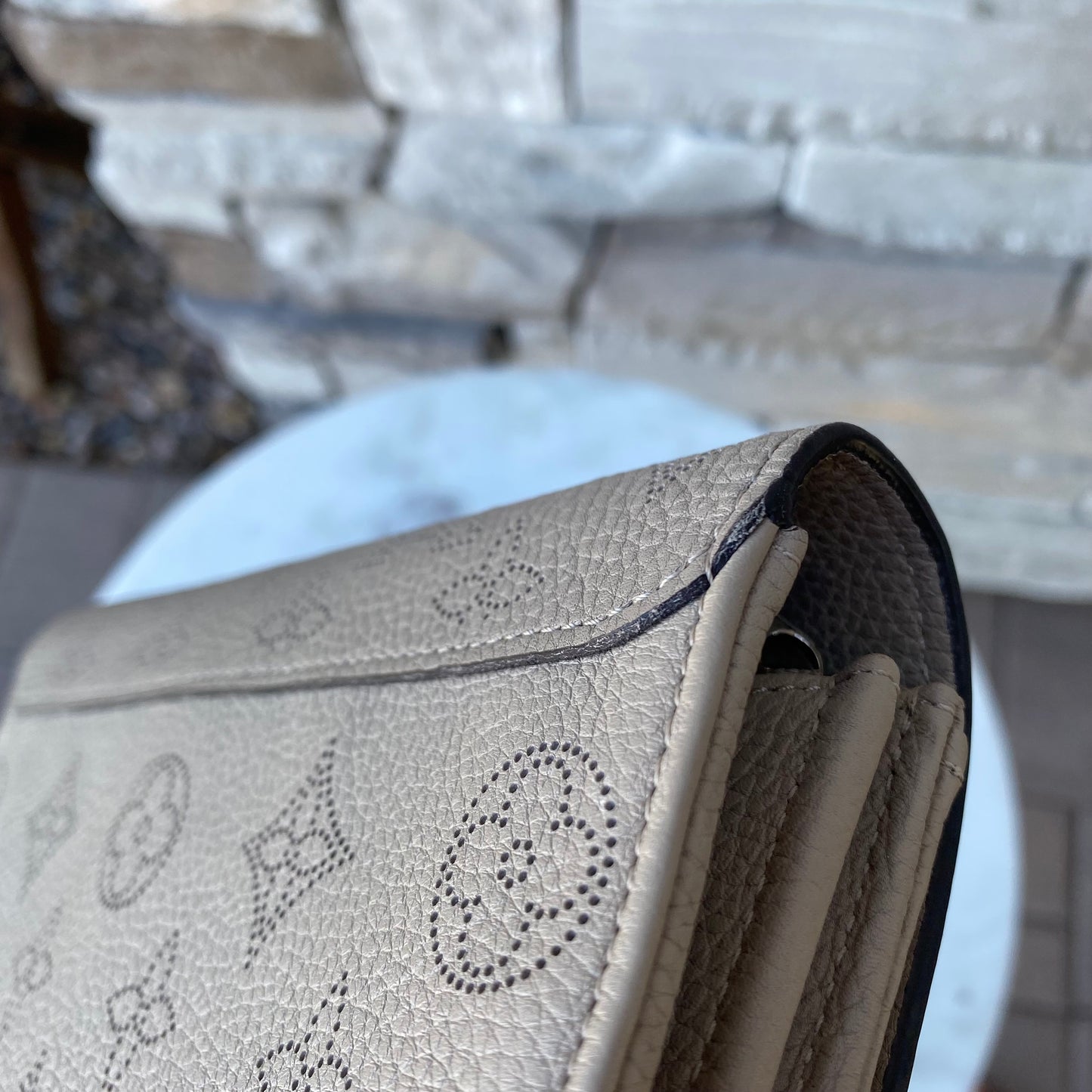 Louis Vuitton Portefeuille Iris Mahina Leather Wallet