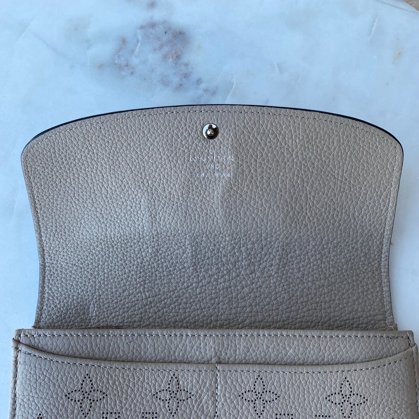 Louis Vuitton Portefeuille Iris Mahina Leather Wallet
