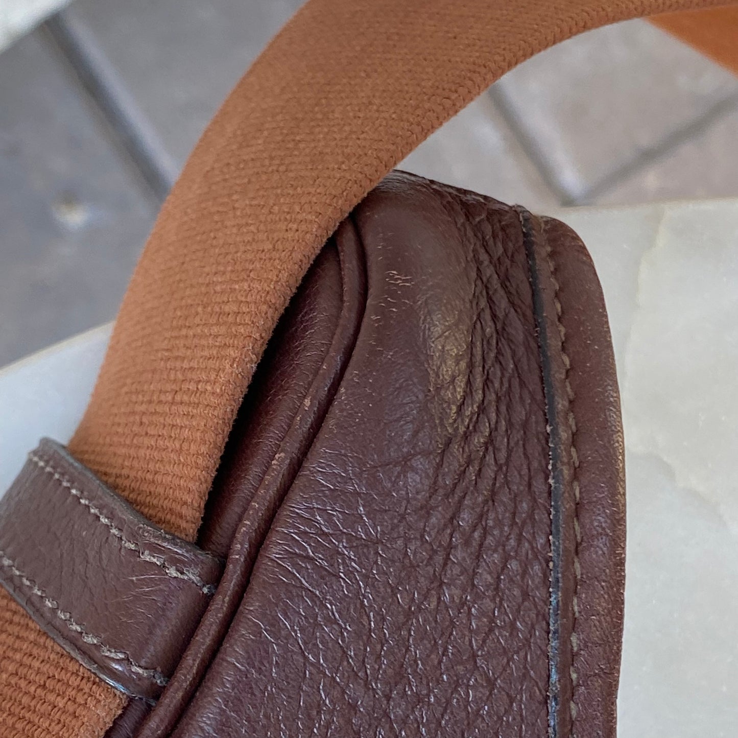 Hermès Tsako Marron Fonce Clemence Leather Shoulder Bag
