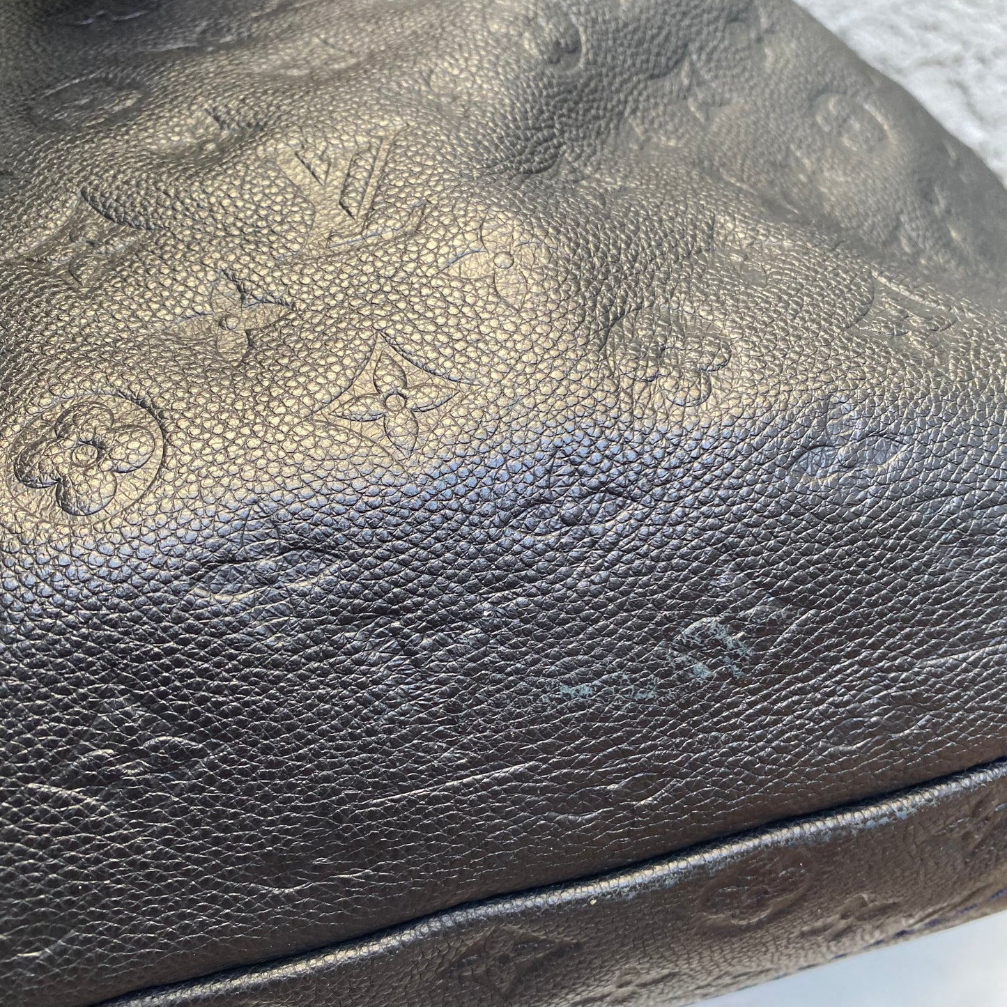 Louis Vuitton Empreinte Leather Artsy MM