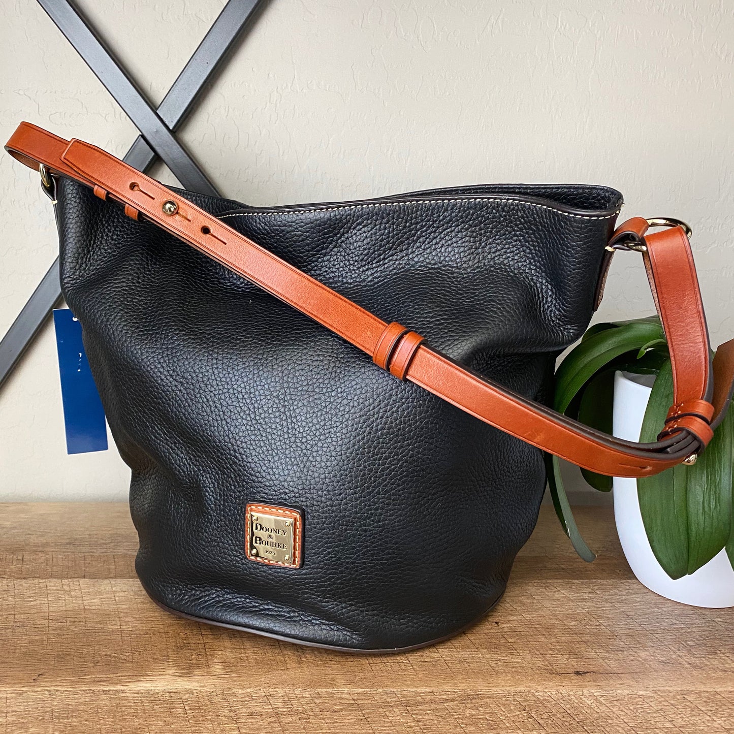 Dooney & Bourke Pebble Grain Thea Feed Bag