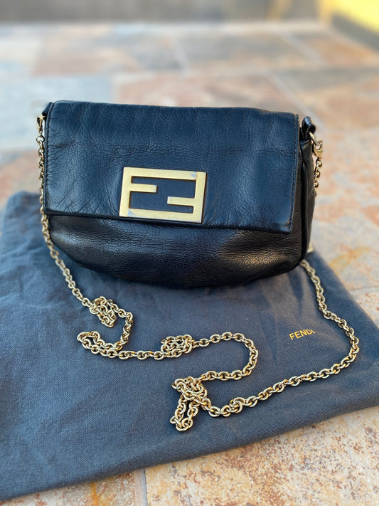 Fendi Fendista Pochette Leather Crossbody Bag