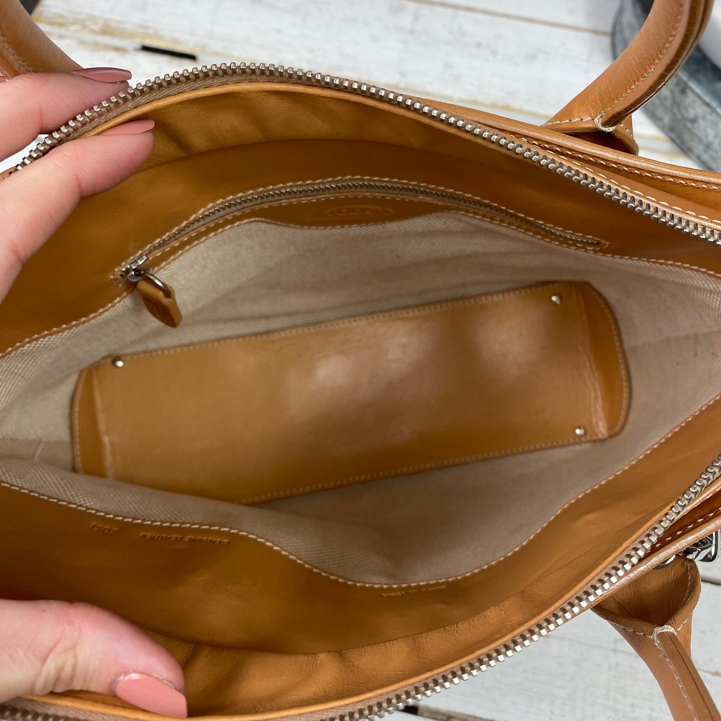 Tod’s D Leather Shoulder Bag
