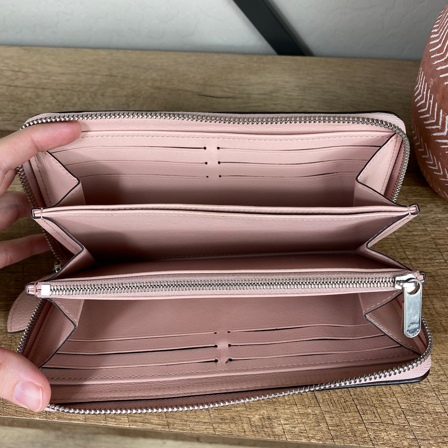 Louis Vuitton Mahina Zippy Wallet Magnolia