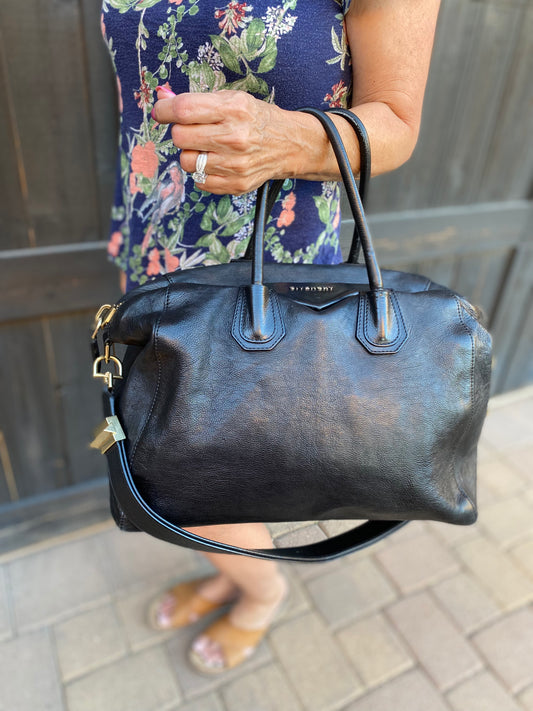 Givenchy Soft Antigona Shoulder Bag