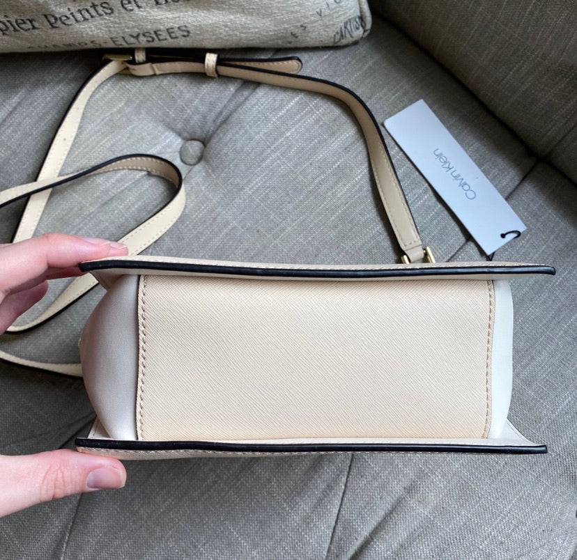 Calvin Klein Raelynn Crossbody Leather Bag