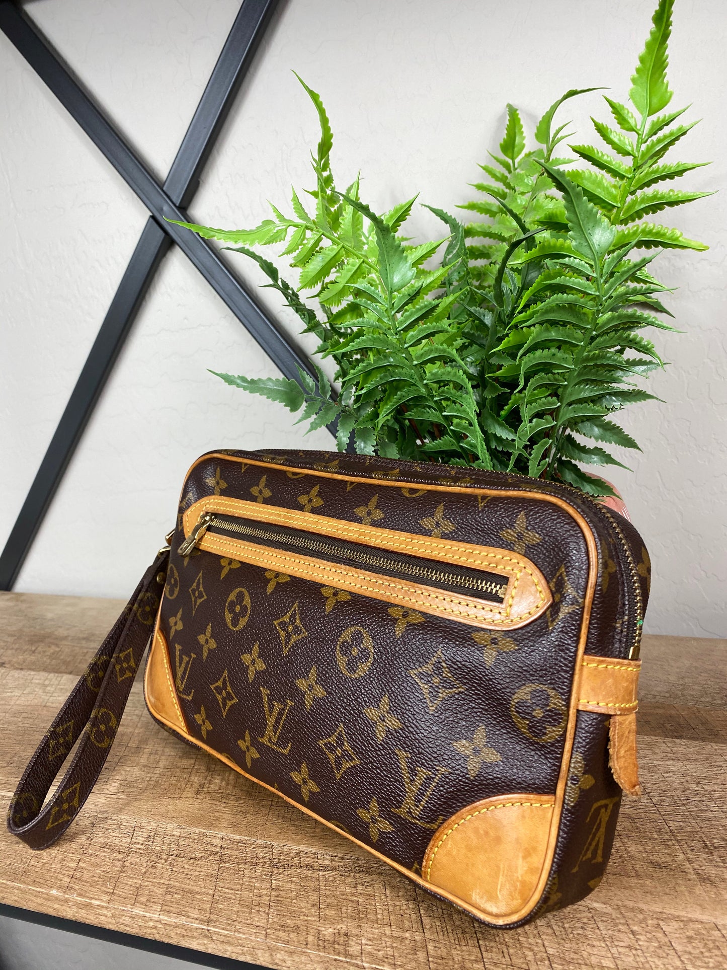 Louis Vuitton Marly Dragonne GM Wristlet Clutch