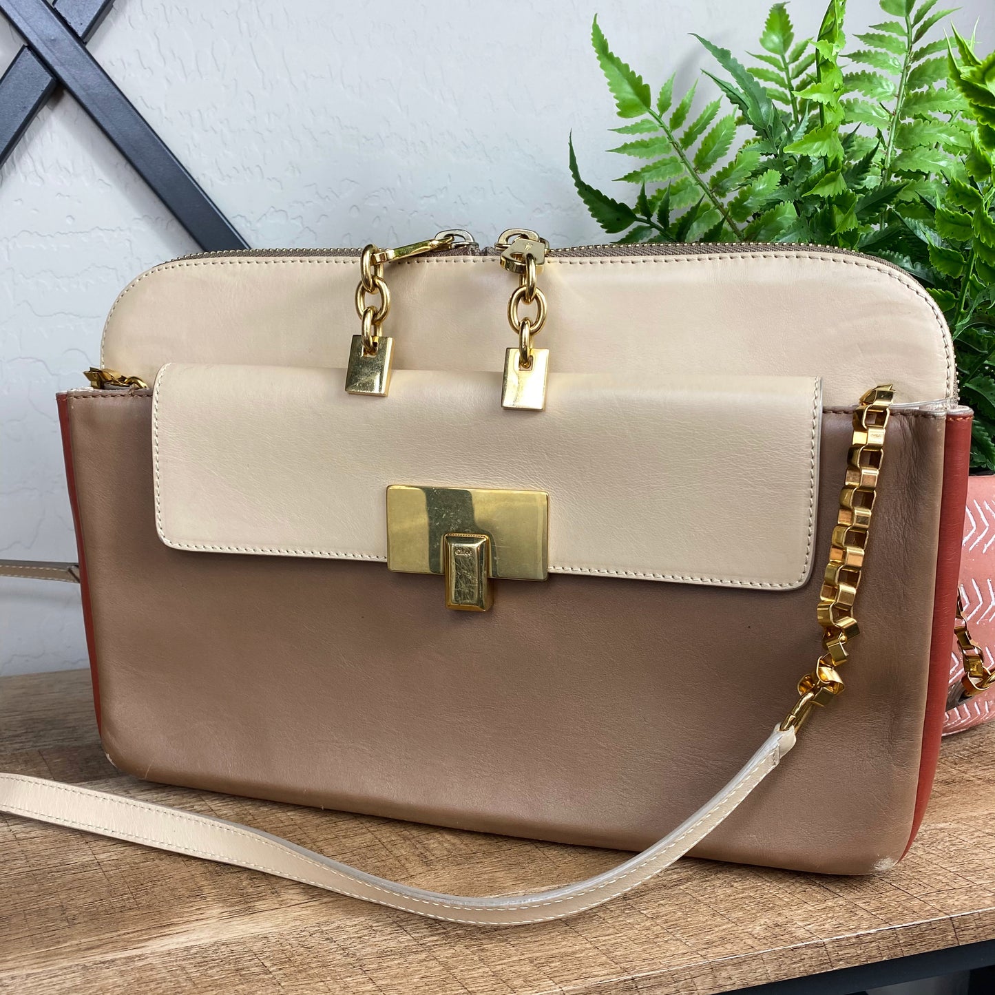 Chloé Lucy Medium Chain Crossbody Bag