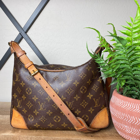 Louis Vuitton Boulogne 30 Monogram Shoulder Bag
